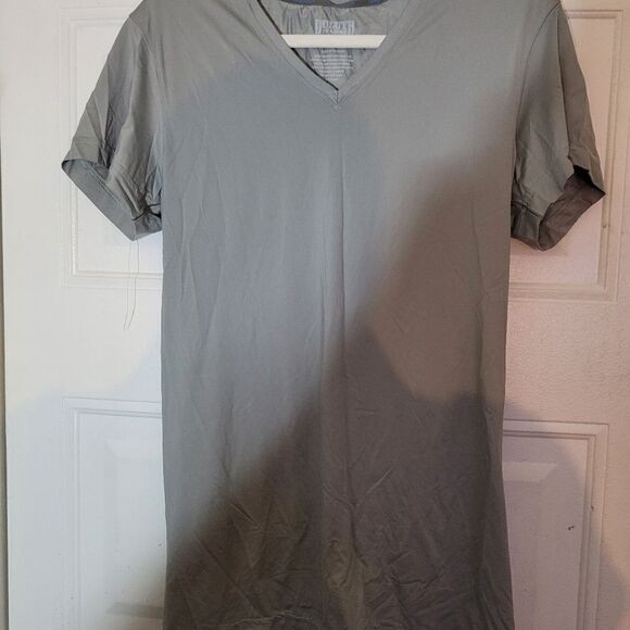DULUTH Trading Co Men's size small Unisex NWOT V neck polo Gray Nwot - Picture 2 of 5